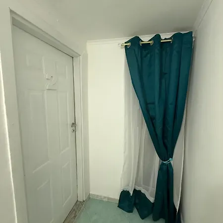 Anthony Frank * Nápoles